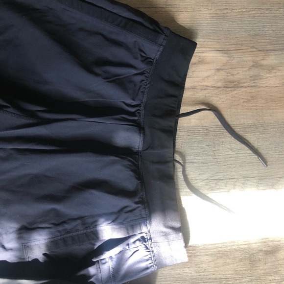 Lululemon - Picture 4 of 6